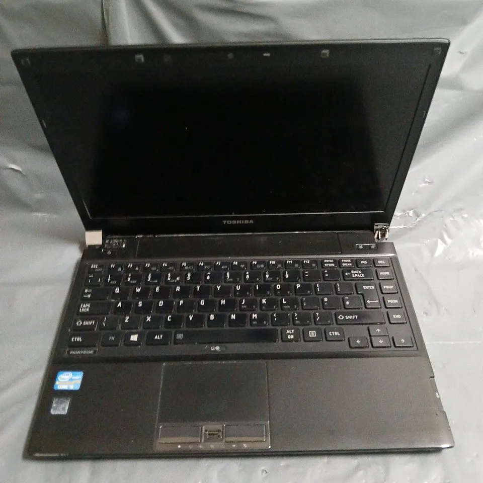 TOSHIBA PORTEGE R930 LAPTOP 