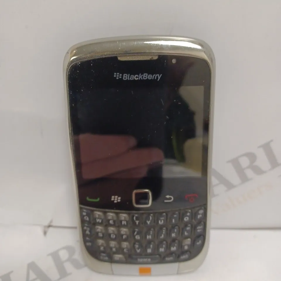 BLACKBERRY CURVE MOBILE PHONE 