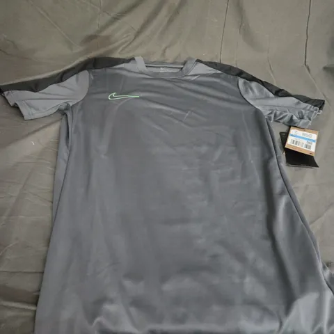 NIKE GREY SPORTS TOP SIZE M