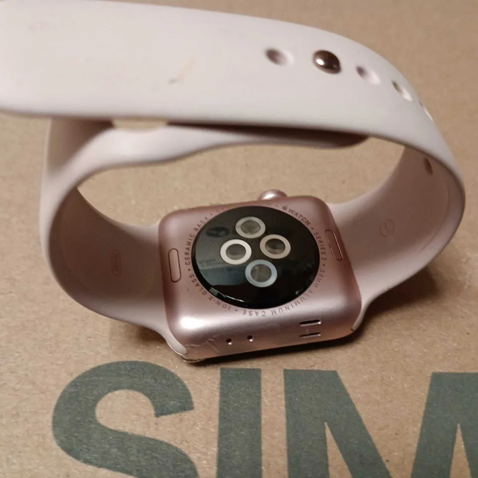 APPLE WATCH SERIES 2