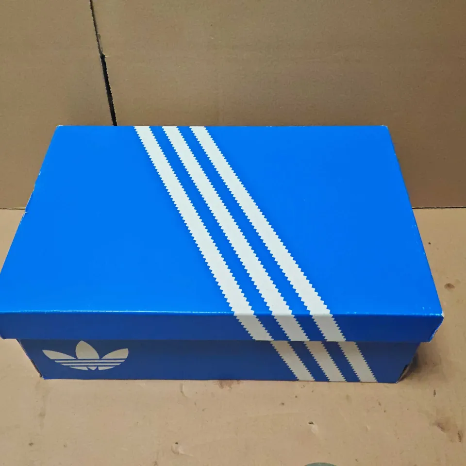 ADIDAS HANDBALL SPEZIAL LOAFER W – BLACK NUBUCK, UK 5 (EU 38) – BOXED