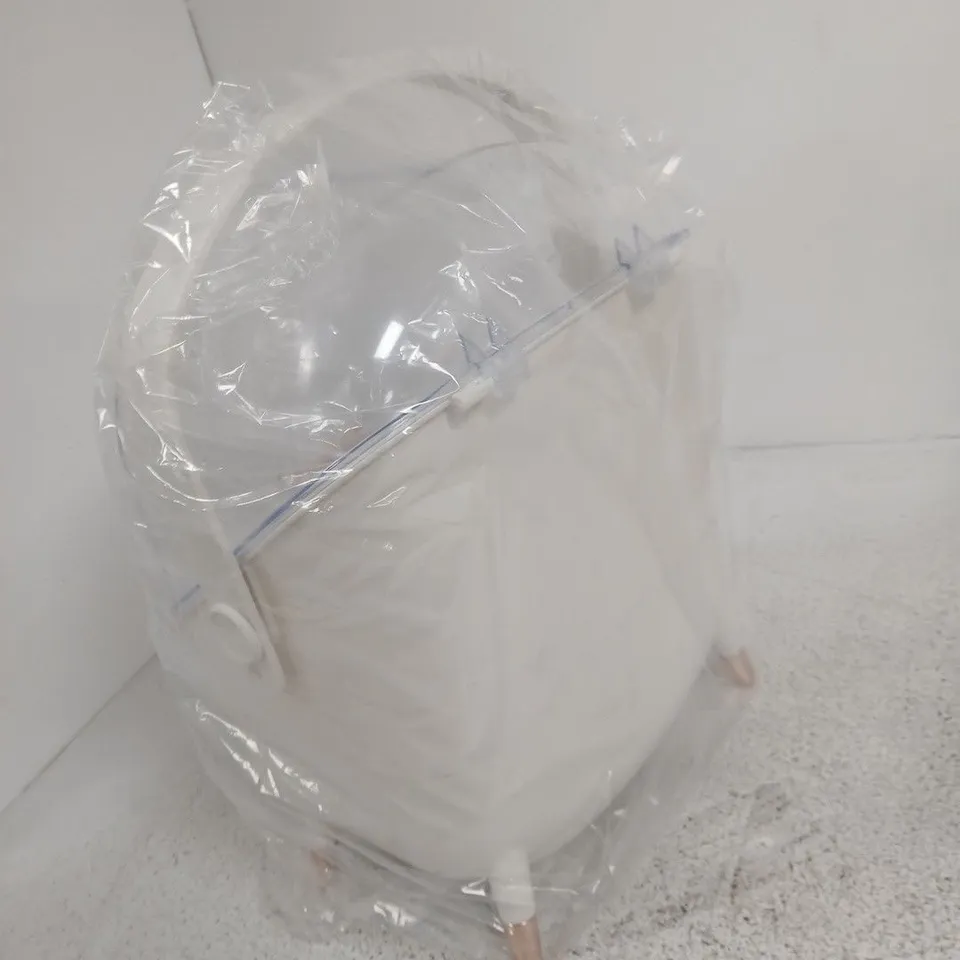 WHITE CURVED DRAWERS WITH CLEAR PLASTIC TOP AND FOUR SHORT LEGS (BOXED)
