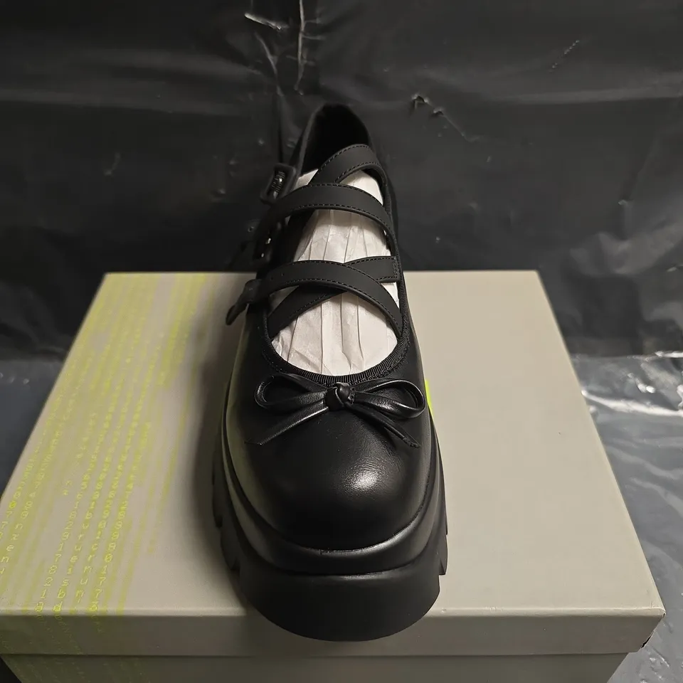 BLACK PLATFORM MARY JANE SHOES WITH STRAPS AND BOW – UK SIZE 5