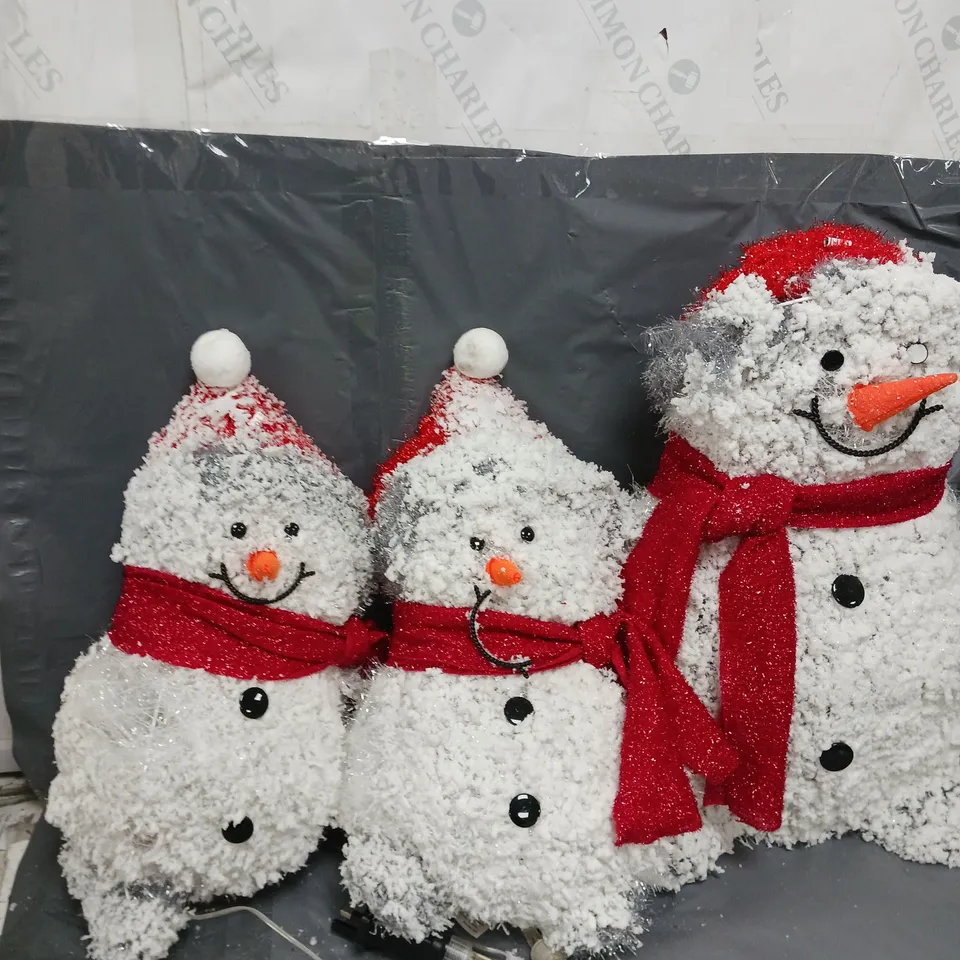 BOXED LIT SNOWY SNOWMAN FAMILY 