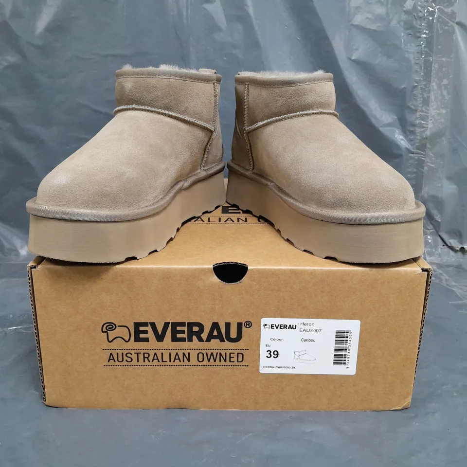 BOXED PAIR OF EVERAU HERON SHOES IN CARIBOU SIZE EU 39