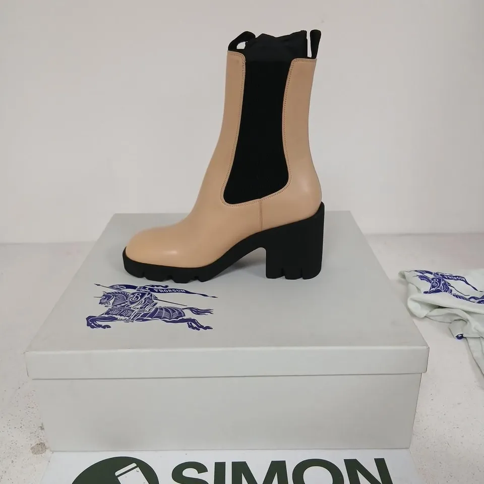 BURBERRY BEIGE CHELSEA BOOT WITH BLACK ELASTIC PANELS – WOMEN'S PLATFORM HEEL SIZE 40