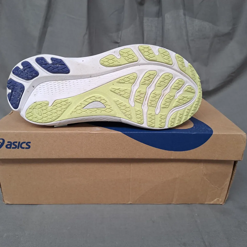 BOXED PAIR OF ASICS GEL-KAYANO 30 SHOES IN BLACK/MULTICOLOUR UK SIZE 7.5