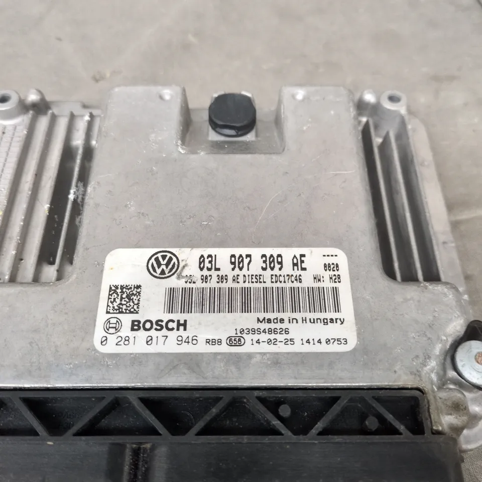 VW BOSCH DIESEL ENGINE CONTROL UNIT (ECU) 0 281 017 946 / 03L 907 309 AE