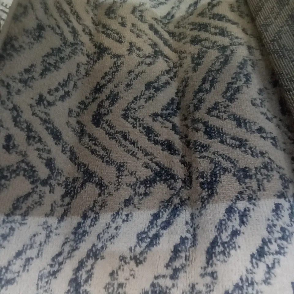 LORELAI BLUE/WHITE RUG 3'X5'