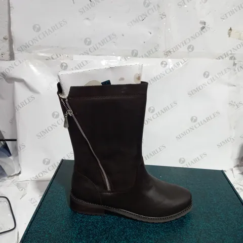 EMU AUSTRALIA YANCOAL BOOT LEATHER UPPER - BROWN - SIZE 8
