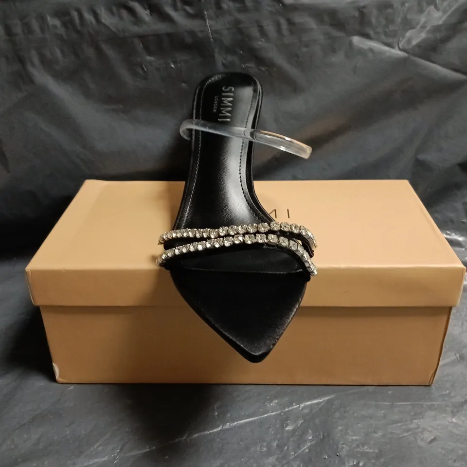 BOXED PAIR OF SIMMI LONDON OPEN TOE STILETTO HEEL SANDALS IN BLACK W. DIAMANTE EFFECT SIZE 7