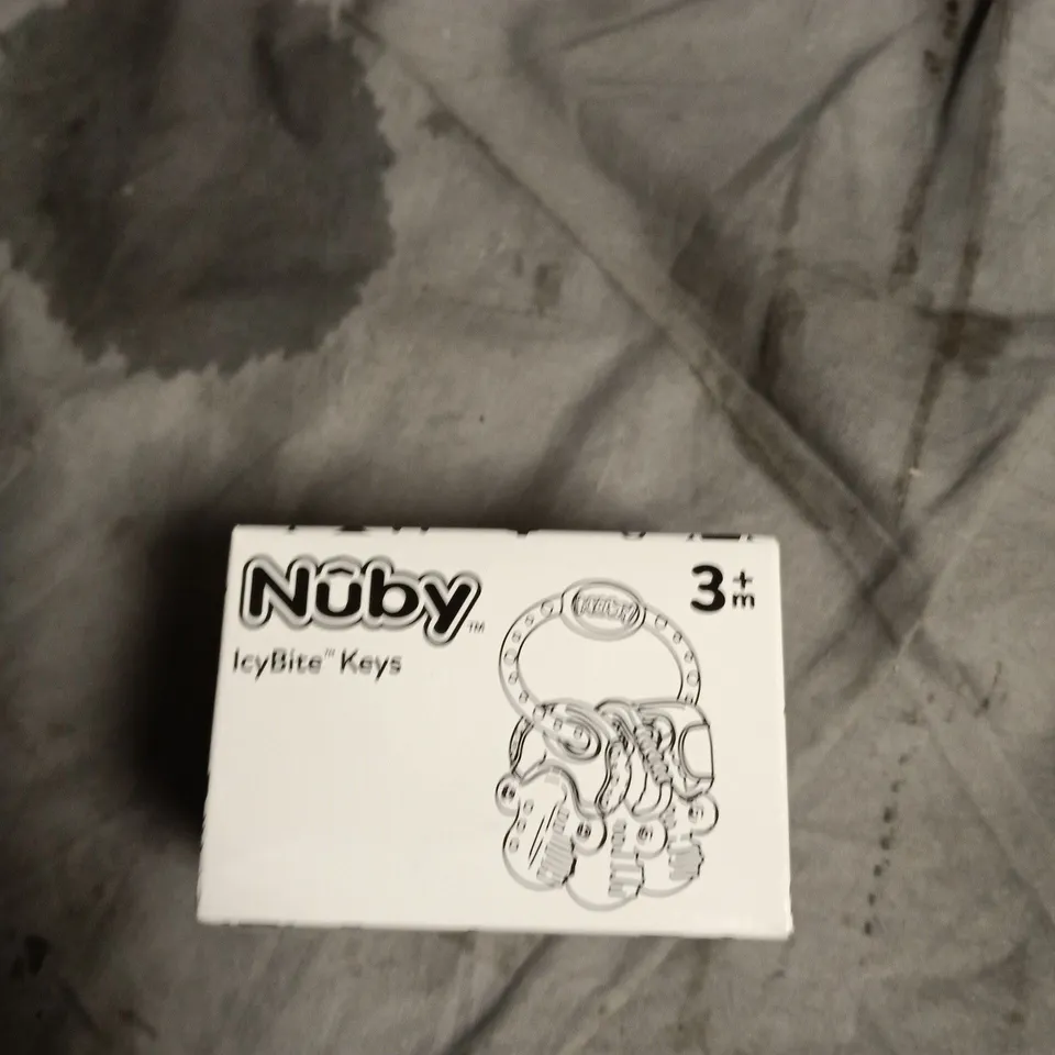 BOX OF APPROXIMATELY 15 ASSORTED TOYS AND FANCY DRESS ITEMS INCLUDING NURSERY RHYMES SOFT TOYS , NUBY ICYBITE KEYS AND LIZARD TONGUE GAME 