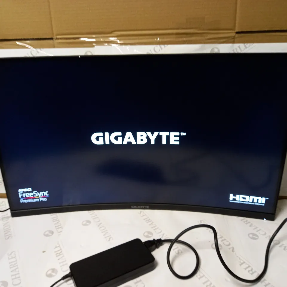 GIGABYTE 32" M32UC CURVED MONITOR - VA PANEL, 3840X2160 (UHD), 160HZ (COLLECTION ONLY)