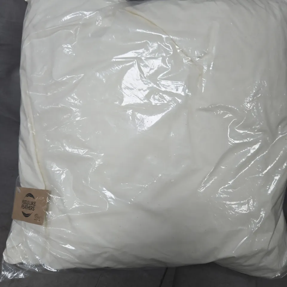 FEELS LIKE FEATHERS PILLOW – WHITE