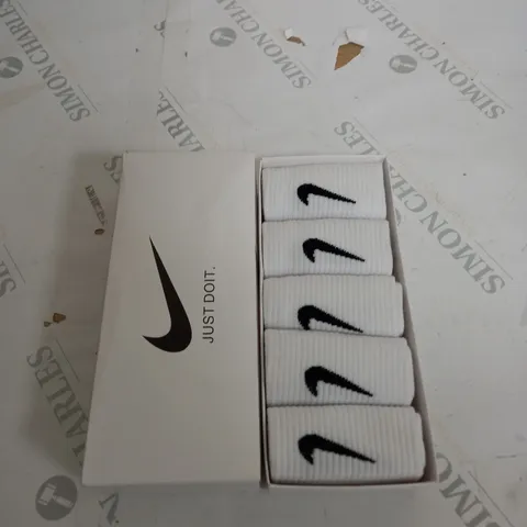 BOXED NIKE SOCKS - X5 SIZE