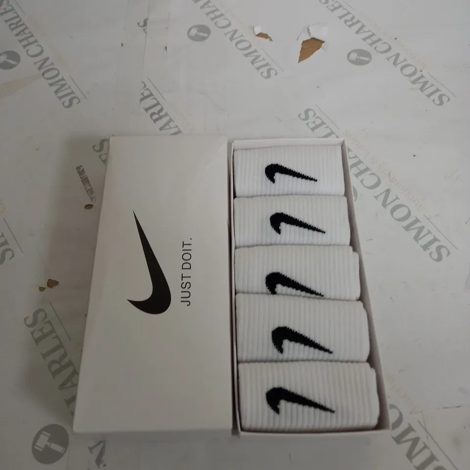 BOXED NIKE SOCKS - X5 SIZE
