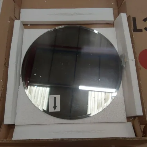 BOXED BATHROOM MIRROR WITH BEVELLED EDGE 