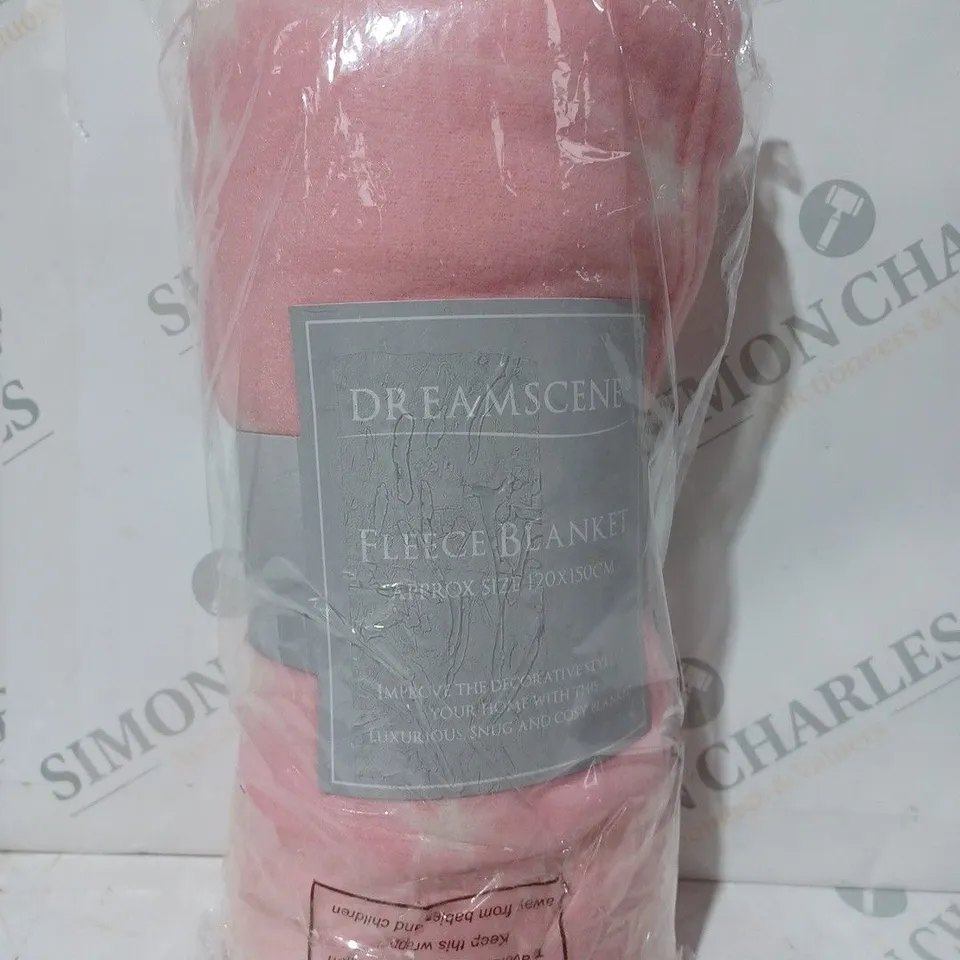DREAMSCENE FLEECE BLANKET IN PINK