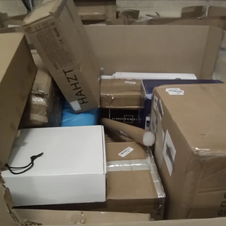 PALLET OF ASSORTED ITEMS INCLUDING SPACE HEATER, ACCSTORE NON-WOVEN FABRIC WARDROBE, RECTANGLE DOLLY, LED LIGHT PAD, PEDAL EXERCISER, GETFIT PREMIUM AIR BED 