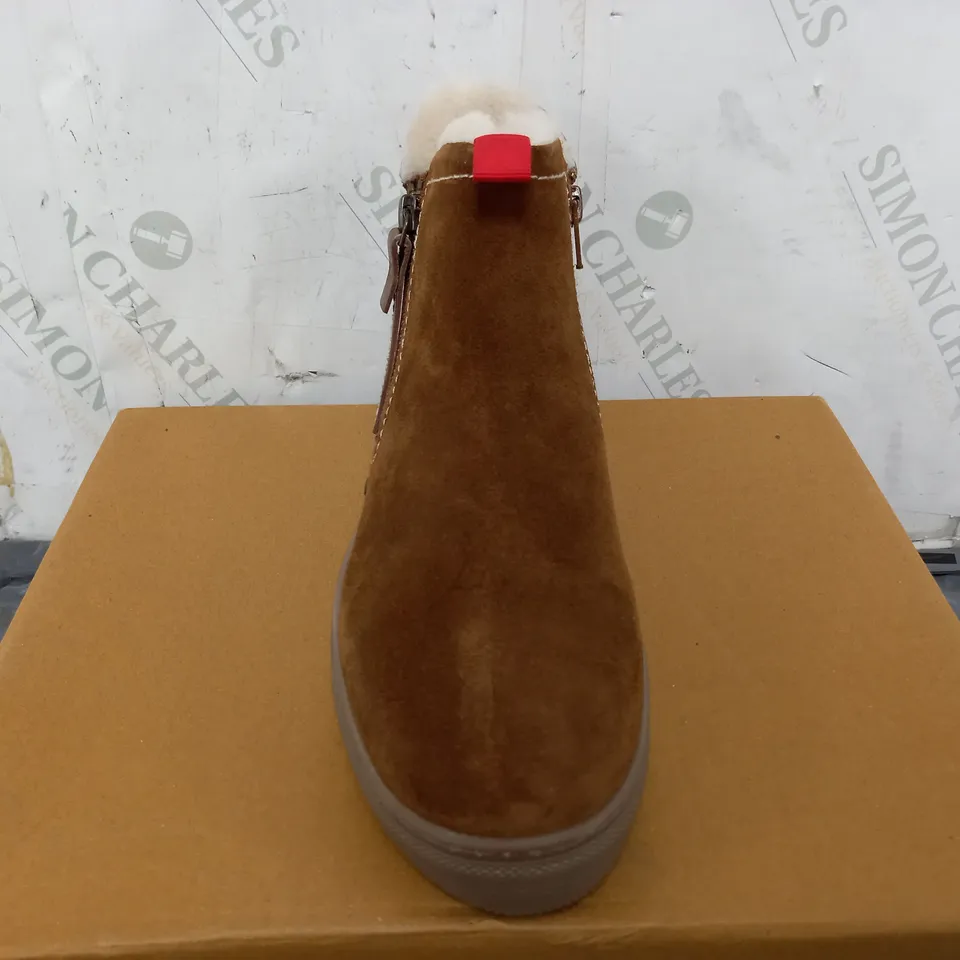 WHITE STUFF SHEARLING ZIP CUPSOLE BOOTS IN BROWN - SIZE 3