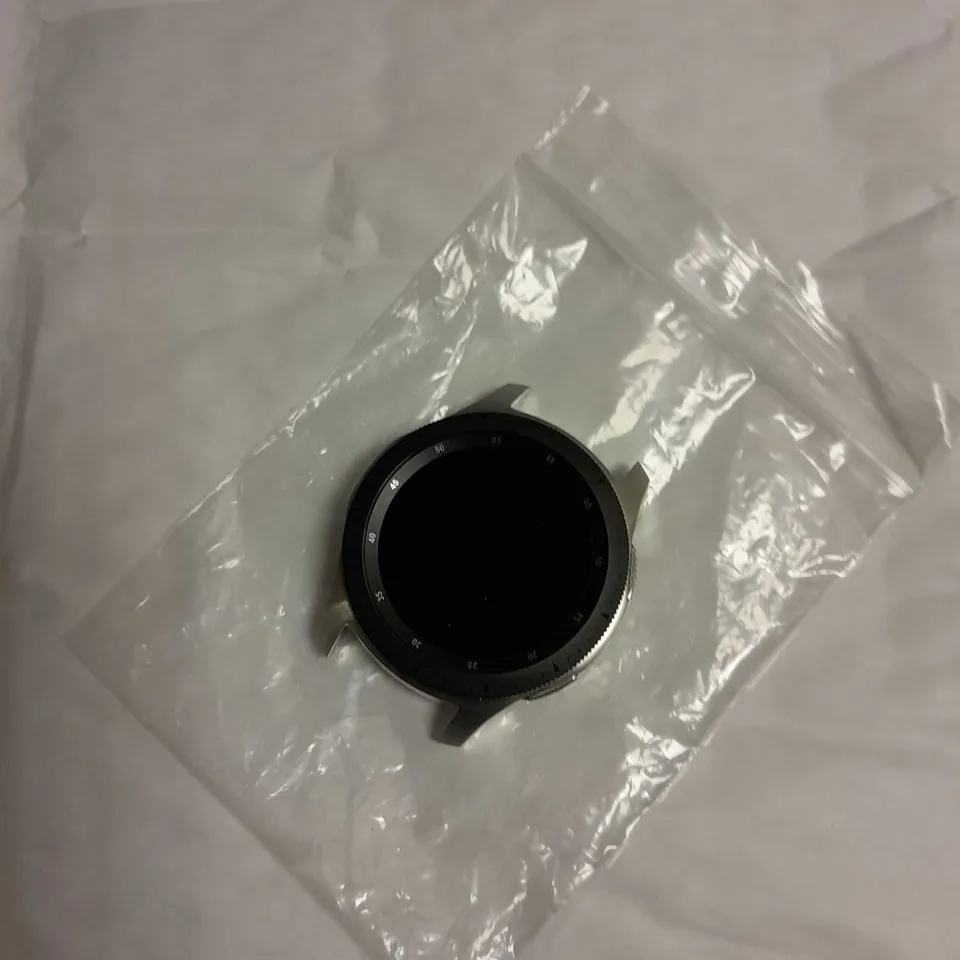 SAMSUNG GALAXY SMART WATCH FACE WITHOUT STRAP IN SILVER/GREY