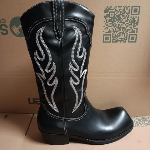 BOXED KOI CRYPTEK MEN'S SNUB NOSE TALL COWBOY BOOTS – BLACK, UK 9