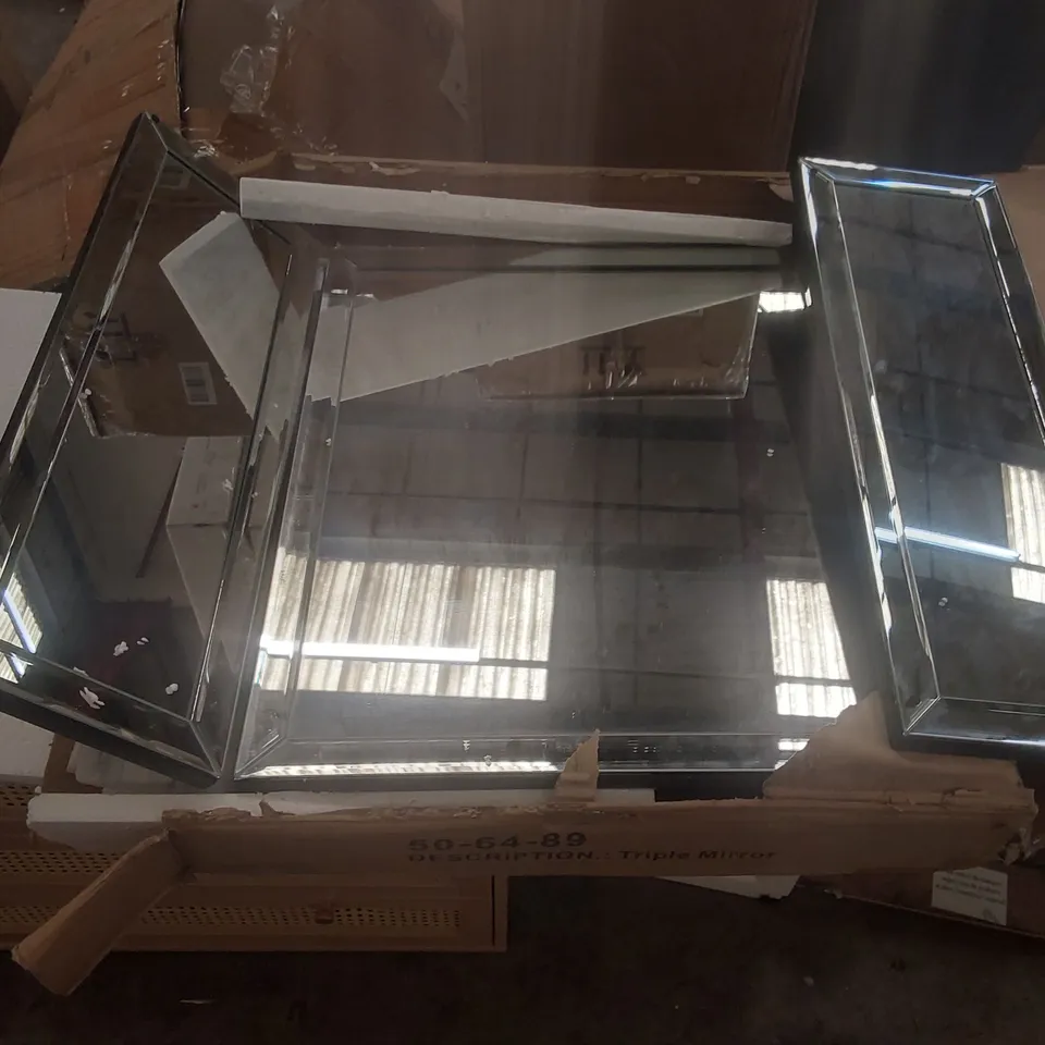 BOXED TRIPLE MIRROR