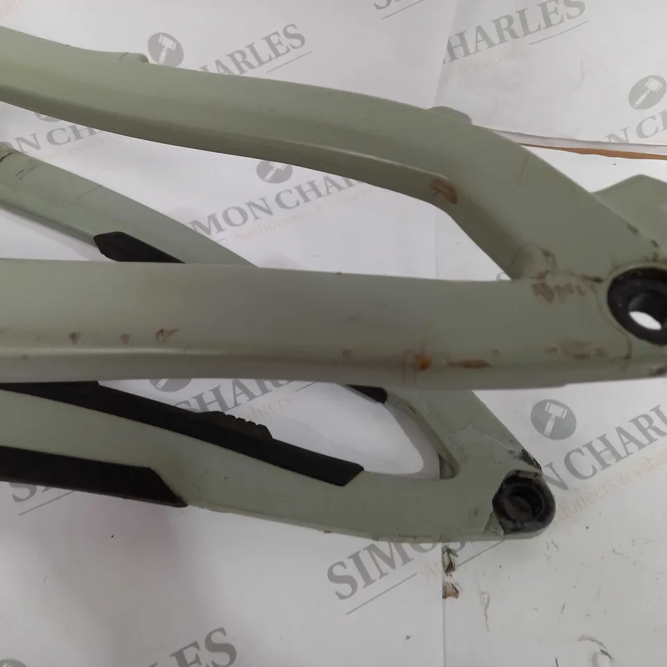 INVISIFRAME BIKE FRAME - GREEN MODEL UNKNOWN