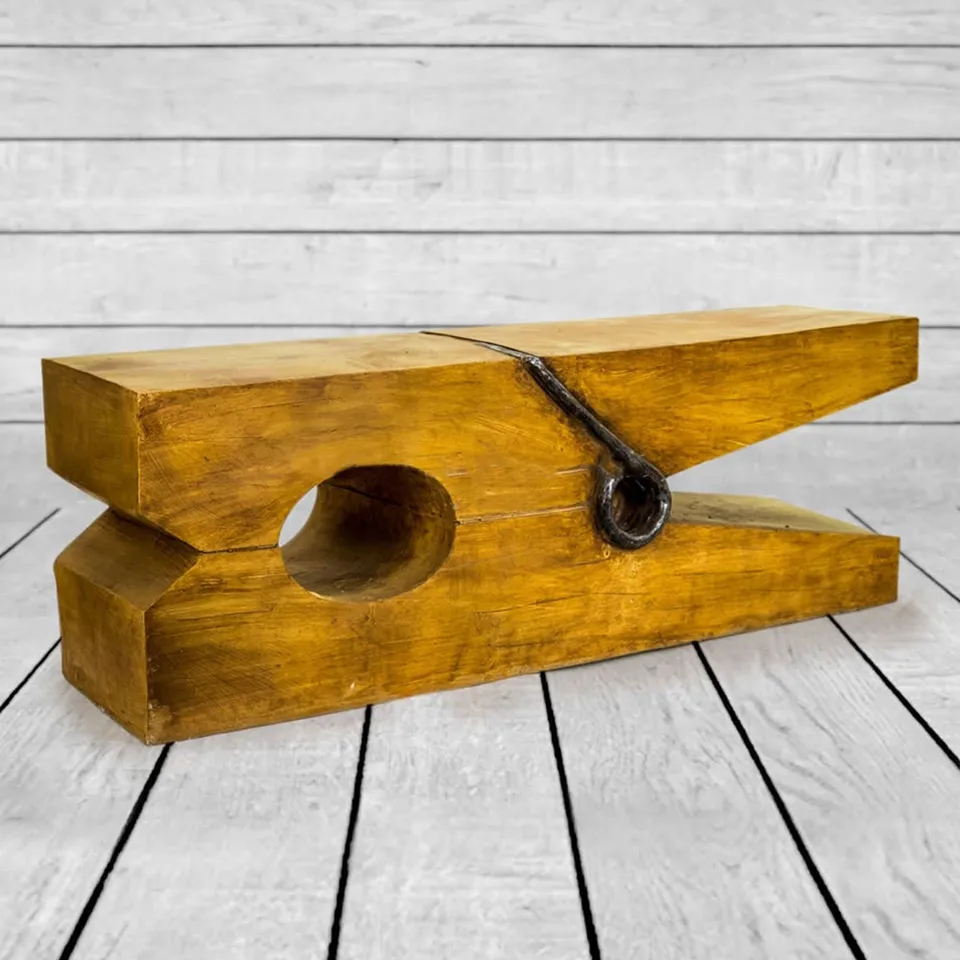BOXED GIANT WOODEN EFFECT CLOTHES PEG TABLE/STOOL