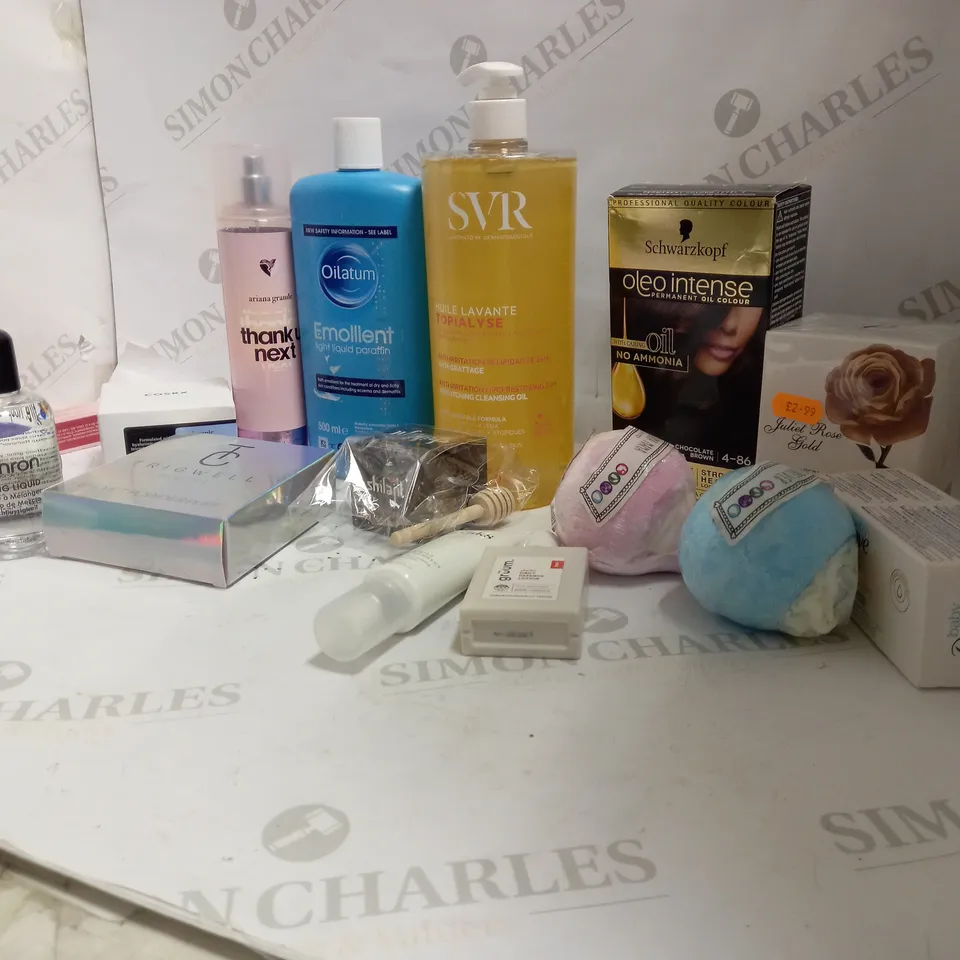 TOTE OF APPROXIMATELY 17 ASSORTED ITEMS TO INCLUDE A MEDIK8 REDNESS MOISTURISER, ANTI-IRRITATION CLEANSING OIL AND A COSRX HYALURONIC ACID INTENSIVE CREAM