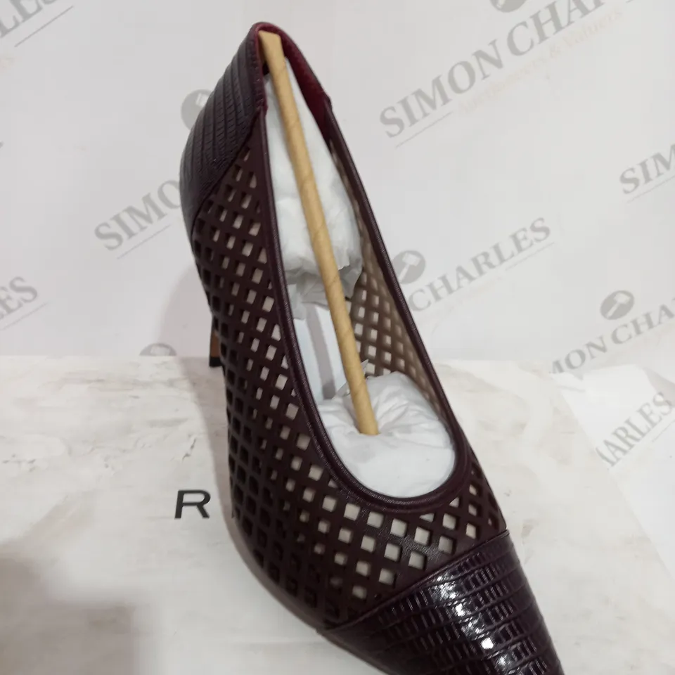 BOXED REISS CLOVER LIZARD STYLE POMEGRANATE COLOURED HEELS - SIZE 6
