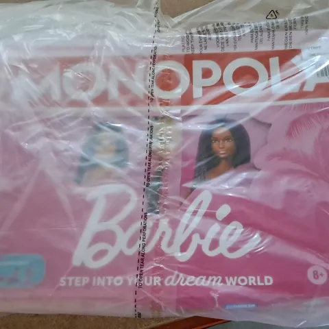 BOXED MONOPOLY BARBIE BOARD GAME 