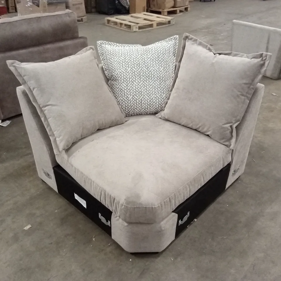 5 x ASSORTED DESIGNER SOFA PARTS