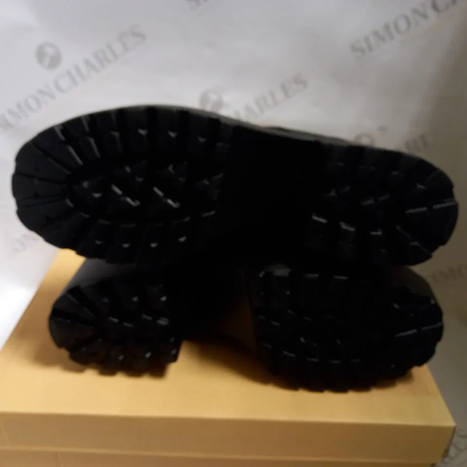 KOI VEGAN ASTRO STAR AND MOON CHUNKY BOOTS - BLACK SIZE 5