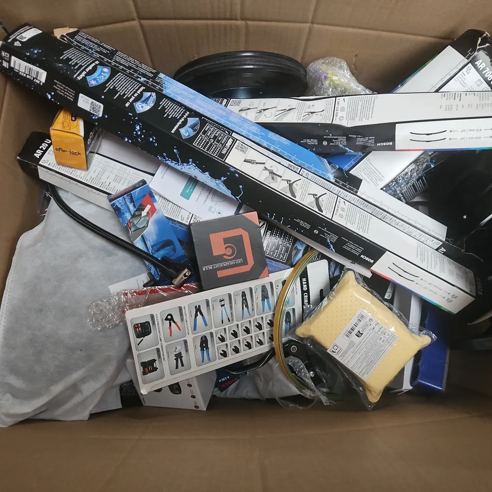 BOX OF ASSORTED CAR ITEMS TO INCLUDE - TOOLS - WIPER BLADES -  