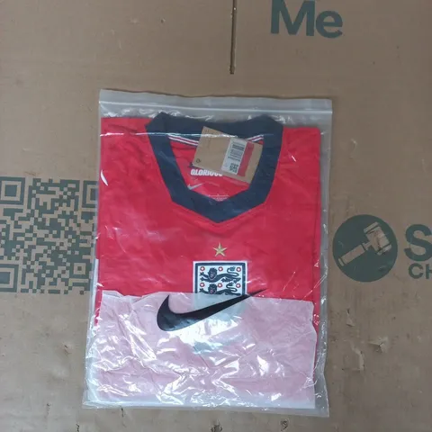 BAGGED NIKE ENGLAND FOOTBALL JERSEY IN RED SIZE LARGE