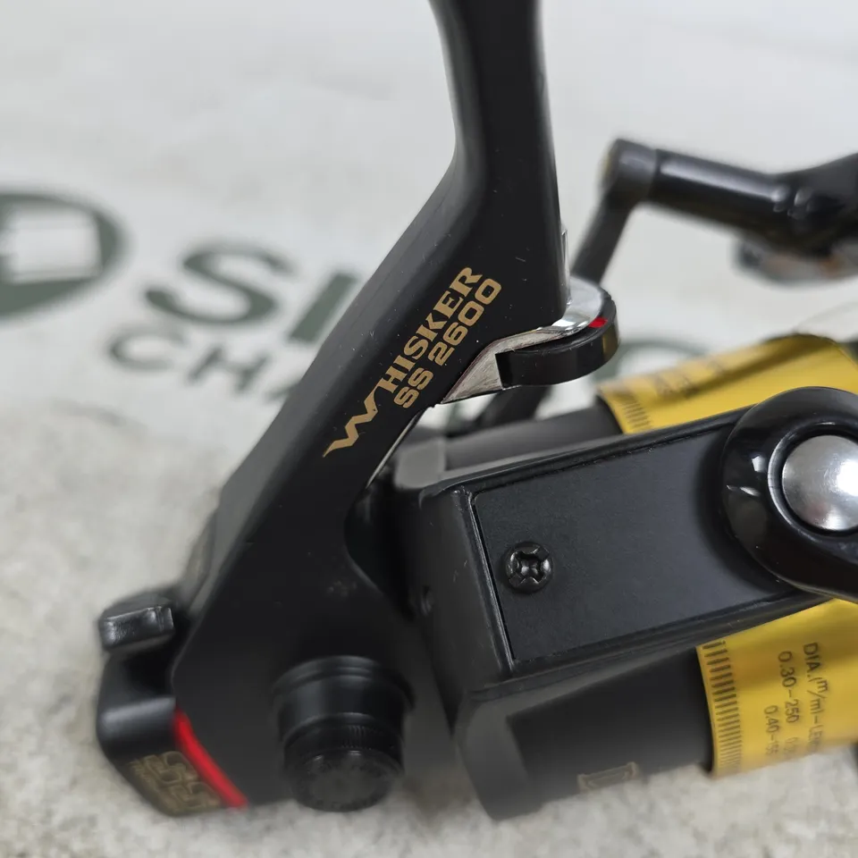 DAIWA TOURNAMENT WHISKER SS2600 SPINNING REEL ANGLING FISHING
