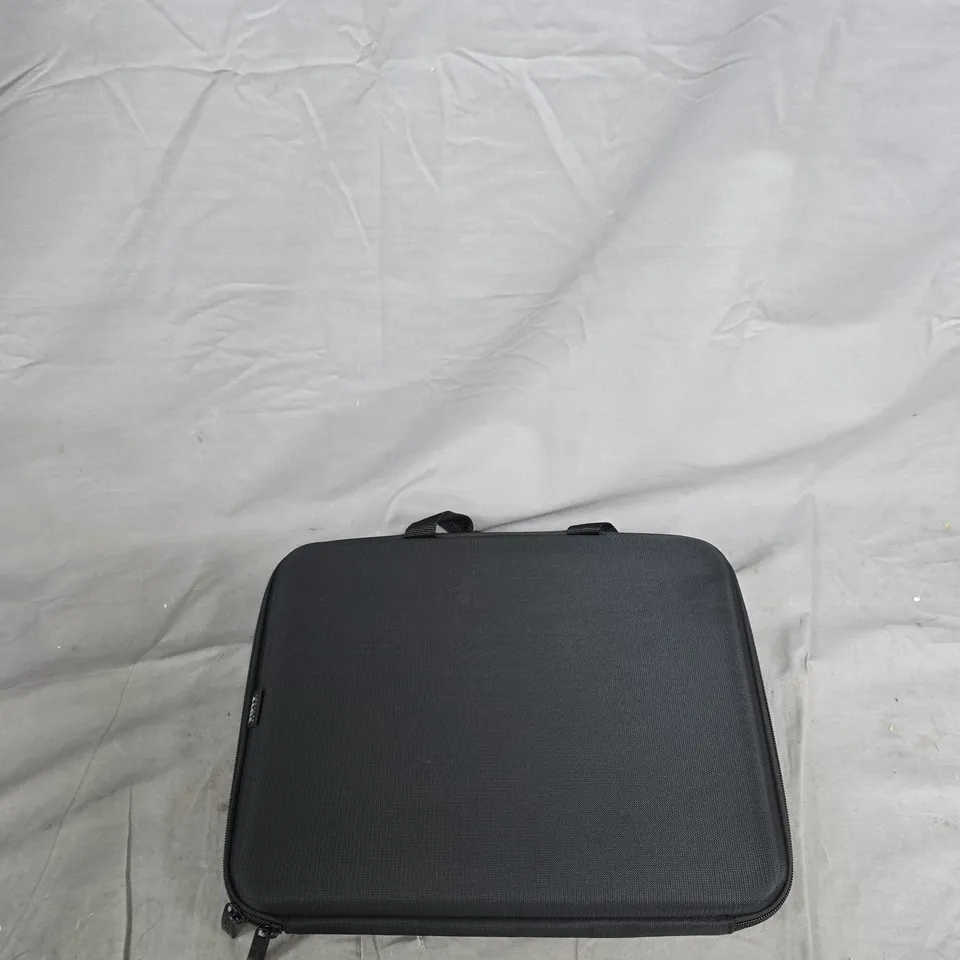 BOX OF APPROXIMATELY 8 LAPTOP CARRY CASES