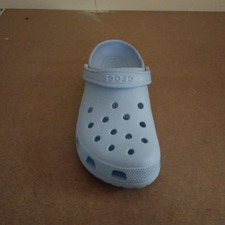 UNBOXED PAIR OF CROCS CLASSICS IN LIGHT BLUE - UK M8/W9