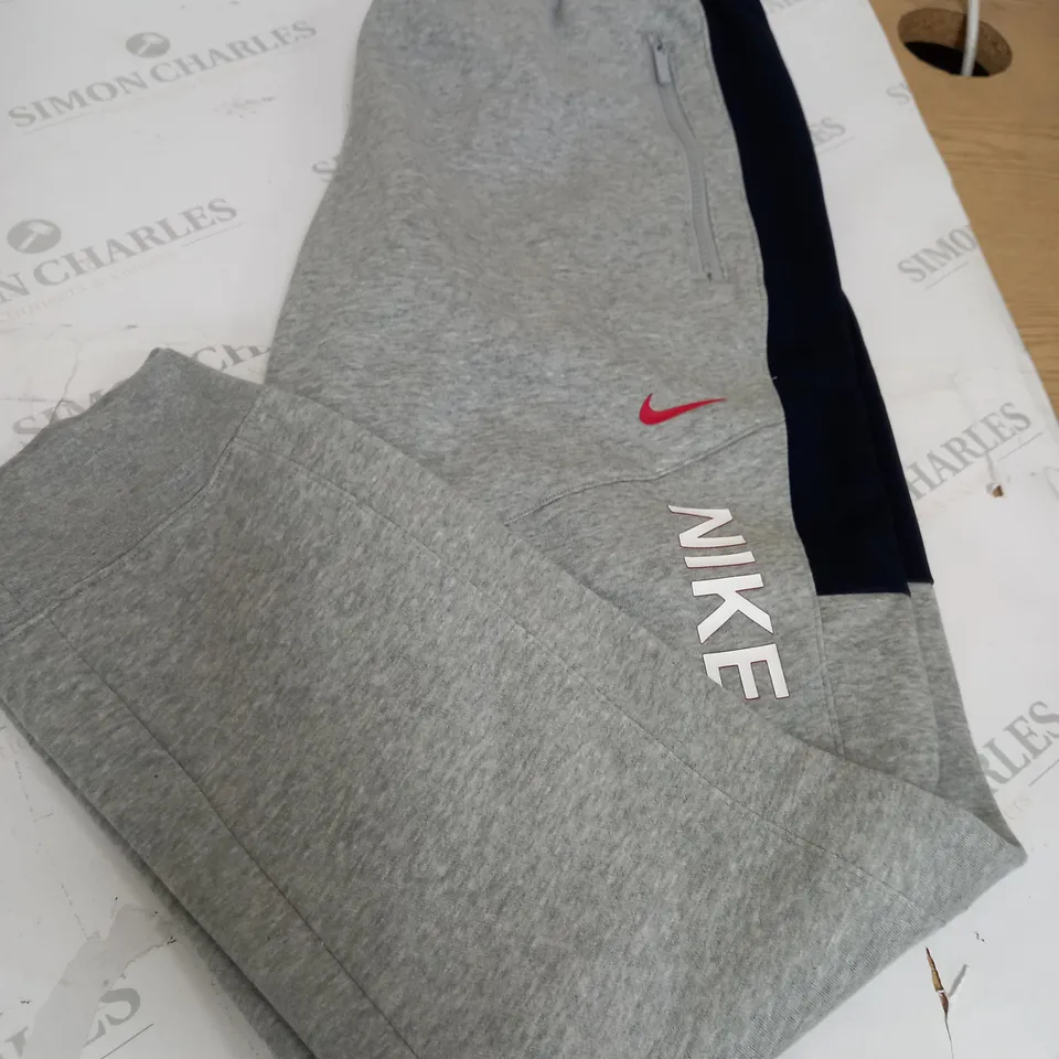 NIKE GREY JOGGERS SIZE LARGE 