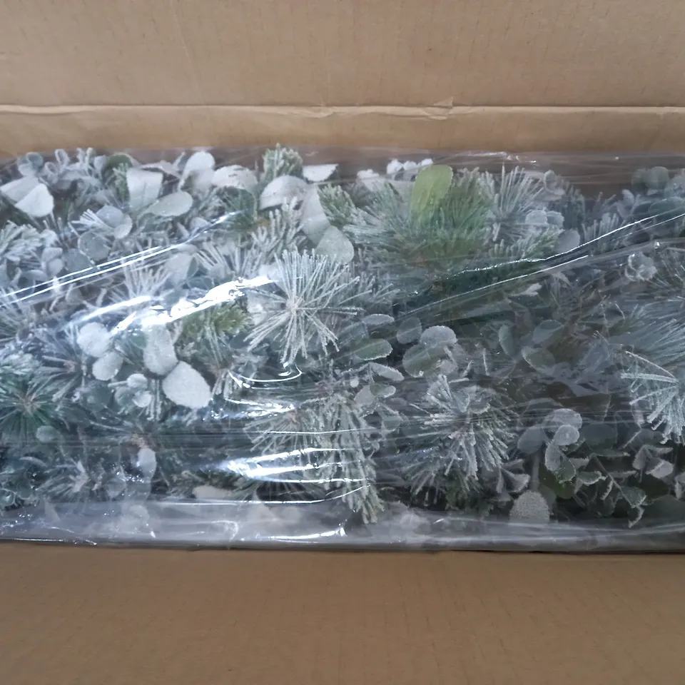 OUTLET K BY KELLY HOPPEN COTSWOLDS GREENERY CHRISTMAS DECORATION