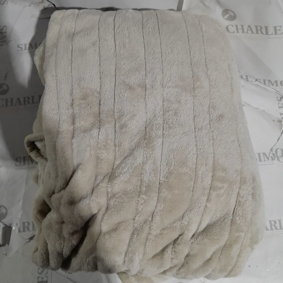 COZEE HOME VELVETSOFT HEATED THROW IN STONE 