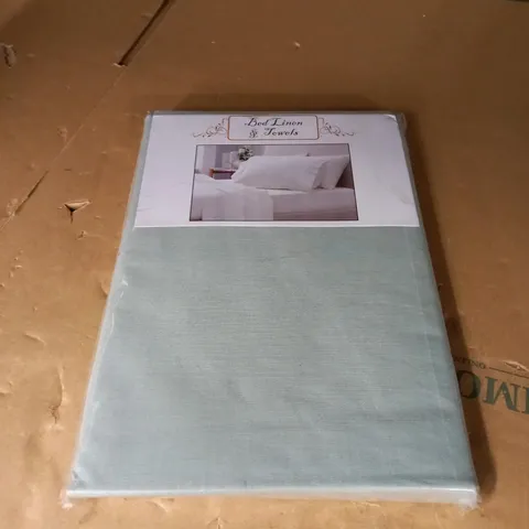 GREEN BED LINEN