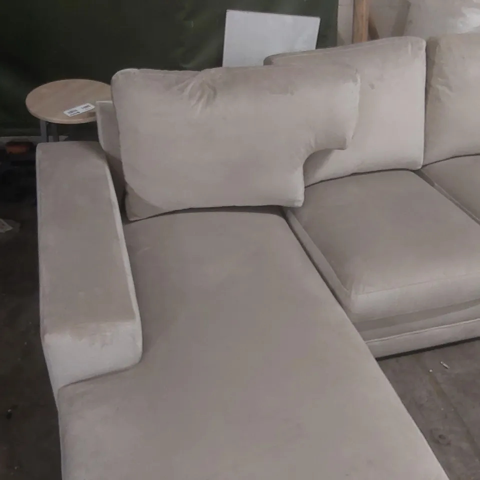 QUALITY DESIGNER VELVET UPHOLSTERED CORNER SOFA