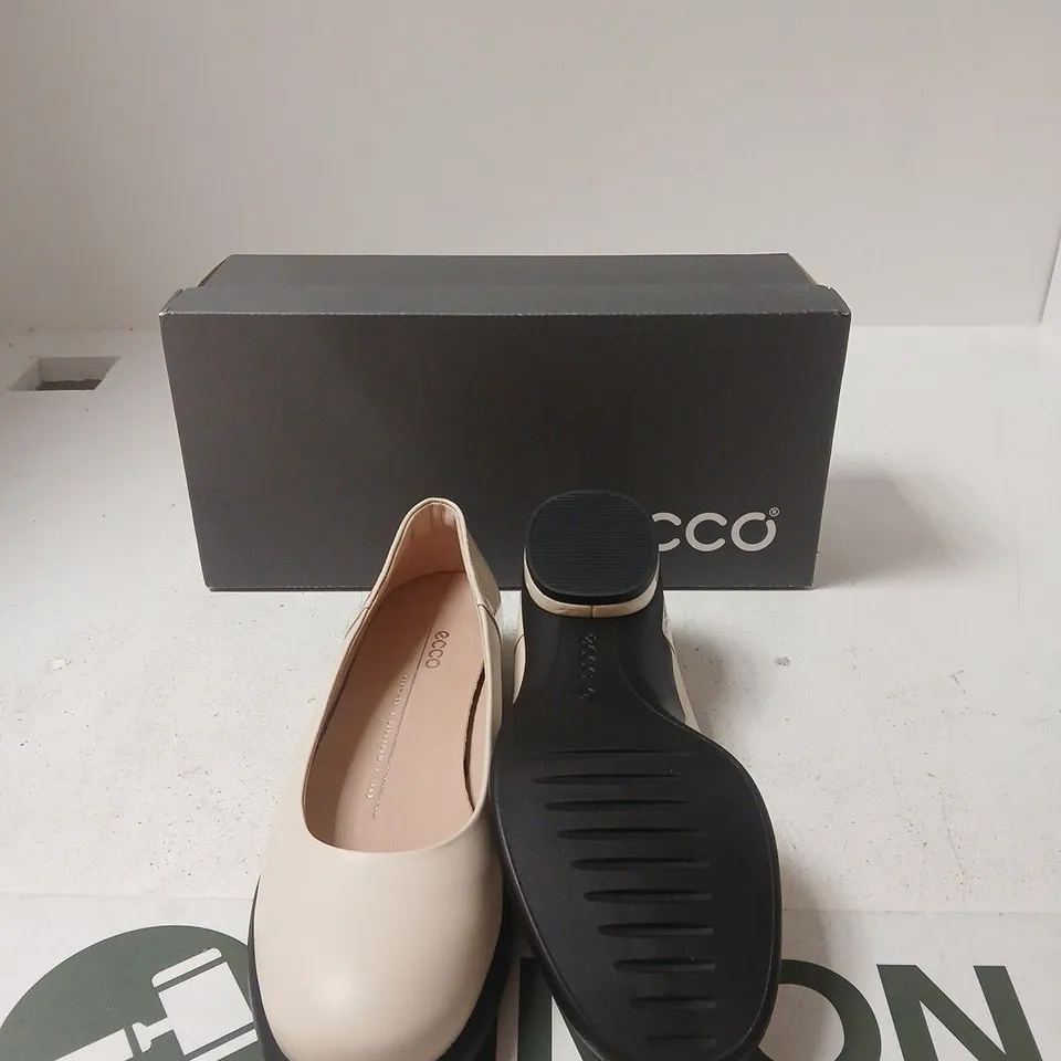 ECCO WOMEN'S BEIGE LEATHER FLATS - EUR SIZE 37