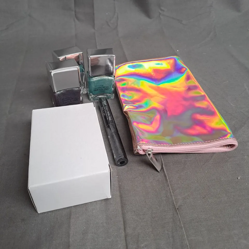 BOXED SET OF NAIL POLISH AND BRUSHES WITH BAG