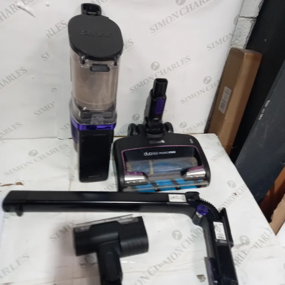SHARK CORDLESS STICK VACUUM IZ390UKTQ