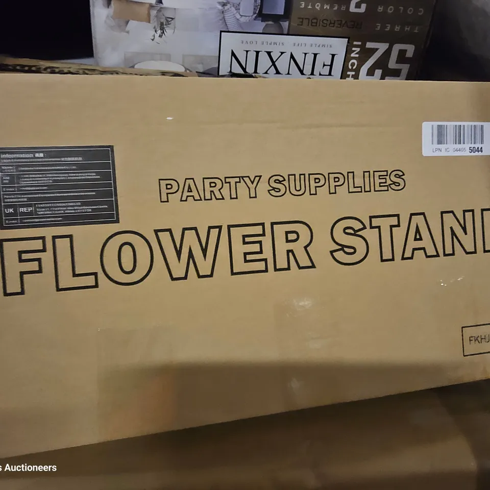 PALLET OF ASSORTED ITEMS TO INCLUDE, 13GALLON AUTOMATIC TRASH BIN, INFLATABLE MATTRESS, WEIGHTED BLANKET, EXCERCISE MATS, CEILING FAN, TOILET SEARS, PARTY FLOWER STAND.
