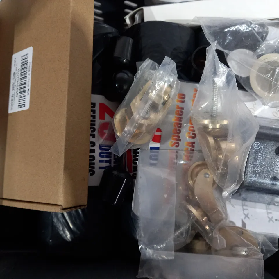 BOX OF APPROXIMATELY 15 ASSORTED ITEMS TO INCLUDE - MOULD MAGIC BANISH MOULD - MASKING TAPE - PATE DE LUXE SAPHIR ECT