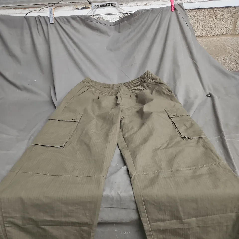 ADIDAS CARGO TROUSERS - KHAKI MEDIUM